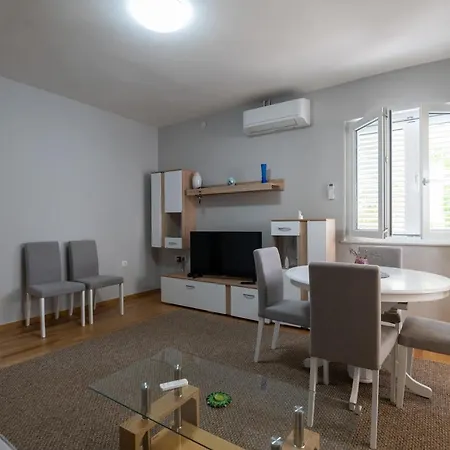 Apartment Modern Edda - Quiet Area - Close To Old Town And Beaches *