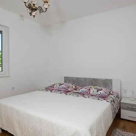 Modern Edda - Quiet Area - Close To Old Town And Beaches Appartamento Zara