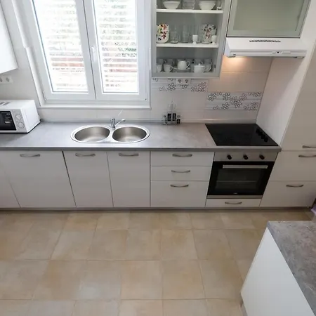 Modern Edda - Quiet Area - Close To Old Town And Beaches Apartment *