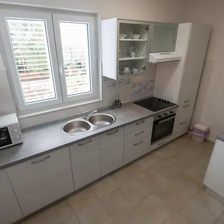 Apartment Modern Edda - Quiet Area - Close To Old Town And Beaches