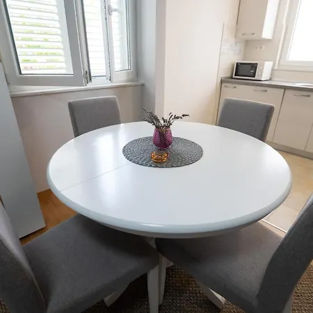 Apartment Modern Edda - Quiet Area - Close To Old Town And Beaches